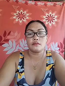 Snapshot of sexymom_siovie chatting on 05-22-26, 04:43 sexymom siovie online show from 05-22-26, 04:43