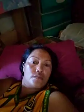 Snapshot of sexymom_siovie chatting on 05-05-26, 07:00 sexymom siovie online show from 05-05-26, 07:00