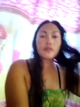 Snapshot of sexymom_siovie chatting on 05-17-26, 03:06 sexymom siovie online show from 05-17-26, 03:06