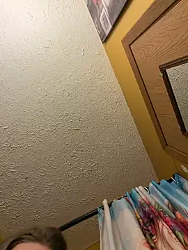 lickablelynn87 online show from 02-11-26, 04:40