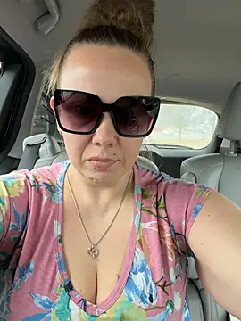 lickablelynn87 online show from 02-19-26, 04:48