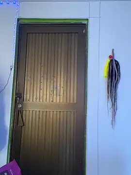 Snapshot of suky_pou chatting on 02-20-26, 03:25 suky pou online show from 02-20-26, 03:25