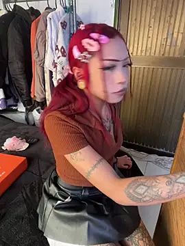 Snapshot of suky_pou chatting on 02-04-26, 08:26 suky pou online show from 02-04-26, 08:26