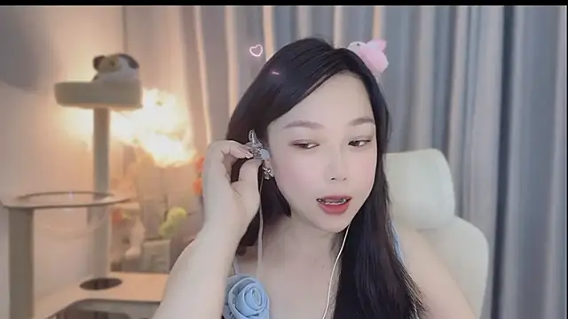 Snapshot of Yumi_yuni chatting on 05-08-26, 01:20 Yumi yuni online show from 05-08-26, 01:20