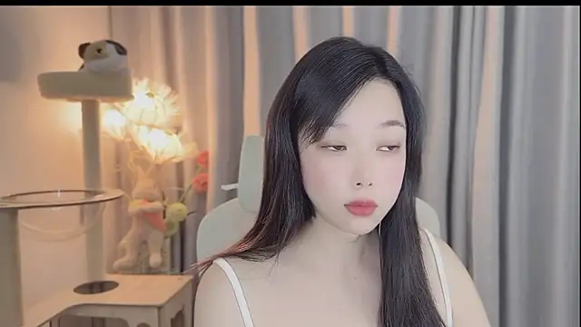 Snapshot of Yumi_yuni chatting on 05-06-26, 01:20 Yumi yuni online show from 05-06-26, 01:20