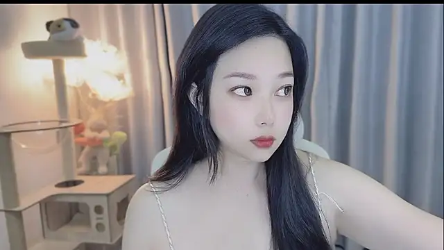 Snapshot of Yumi_yuni chatting on 05-14-26, 09:01 Yumi yuni online show from 05-14-26, 09:01