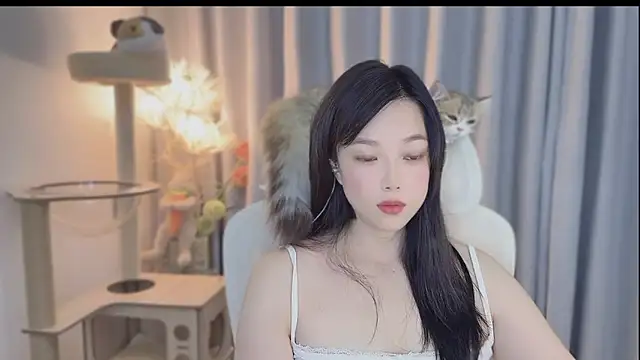 Snapshot of Yumi_yuni chatting on 05-06-26, 01:26 Yumi yuni online show from 05-06-26, 01:26