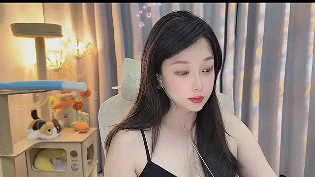 Snapshot of Yumi_yuni chatting on 06-01-26, 01:22 Yumi yuni online show from 06-01-26, 01:22