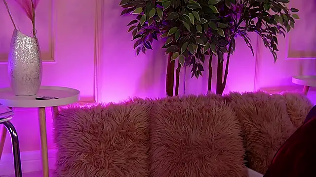 CrystalRedd online show from 02-21-26, 06:04