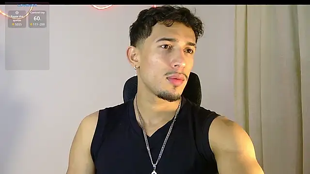 Snapshot of rafael_stone11 chatting on 02-14-26, 02:12 rafael stone11 online show from 02-14-26, 02:12