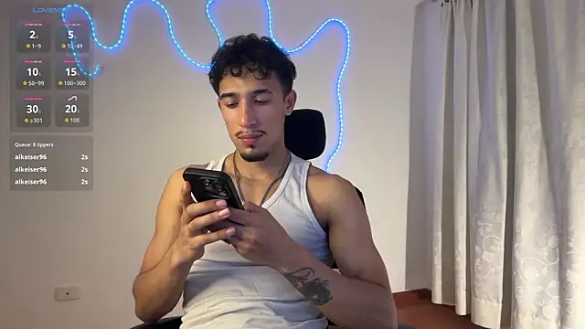 Snapshot of rafael_stone11 chatting on 02-03-26, 02:10 rafael stone11 online show from 02-03-26, 02:10