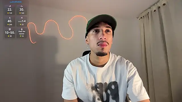 Snapshot of rafael_stone11 chatting on 02-15-26, 04:24 rafael stone11 online show from 02-15-26, 04:24