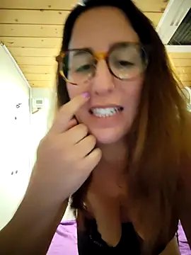 Snapshot of Maya_Brooke chatting on 04-24-26, 07:49 Maya Brooke online show from 04-24-26, 07:49