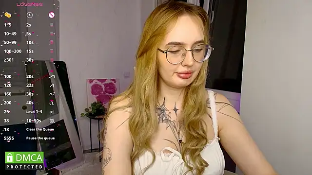 Snapshot of AdeLuna chatting on 07-03-26, 11:11 AdeLuna online show from 07-03-26, 11:11