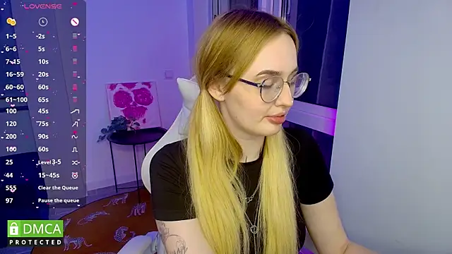 Snapshot of AdeLuna chatting on 05-30-26, 09:42 AdeLuna online show from 05-30-26, 09:42