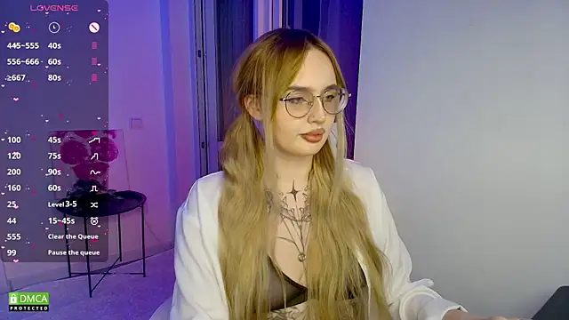 Snapshot of AdeLuna chatting on 04-26-26, 09:12 AdeLuna online show from 04-26-26, 09:12