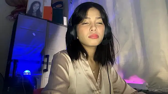 Snapshot of ConstancePorrini chatting on 02-12-26, 07:30 ConstancePorrini online show from 02-12-26, 07:30