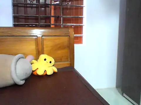 NinaKey online show from 04-17-26, 01:41