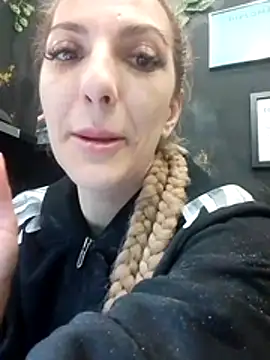 LannaQuinn online show from 02-05-26, 03:52