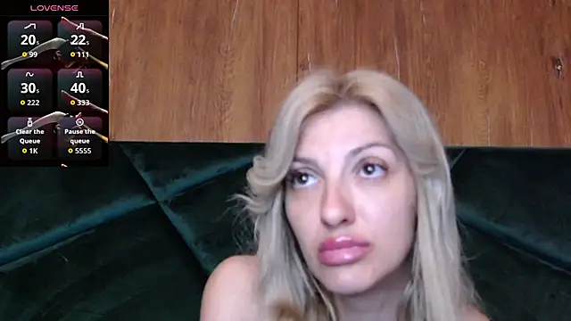 Snapshot of LannaQuinn chatting on 05-05-26, 04:37 LannaQuinn online show from 05-05-26, 04:37