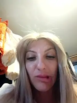 Snapshot of LannaQuinn chatting on 05-29-26, 03:34 LannaQuinn online show from 05-29-26, 03:34