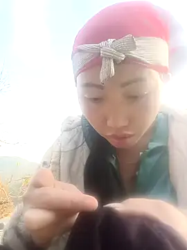 Snapshot of hot-luna- chatting on 02-14-26, 12:33 hot-luna- online show from 02-14-26, 12:33