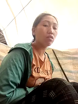 Snapshot of hot-luna- chatting on 02-24-26, 01:17 hot-luna- online show from 02-24-26, 01:17