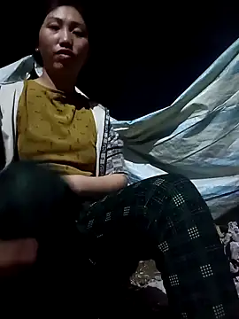 Snapshot of hot-luna- chatting on 02-18-26, 11:28 hot-luna- online show from 02-18-26, 11:28