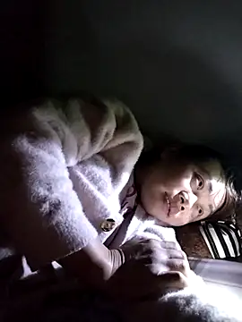 Snapshot of Bella-222 chatting on 03-23-26, 01:17 Bella-222 online show from 03-23-26, 01:17