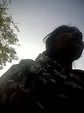 Snapshot of Hotty_raghni chatting on 02-24-26, 02:45 Hotty raghni online show from 02-24-26, 02:45