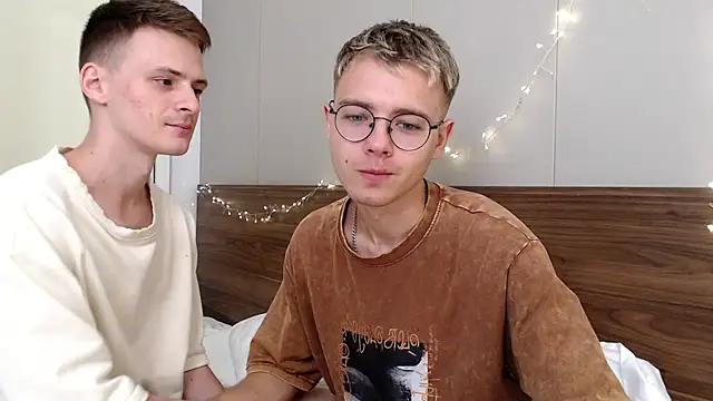 Snapshot of NikiKerryCum chatting on 03-14-26, 01:39 NikiKerryCum online show from 03-14-26, 01:39