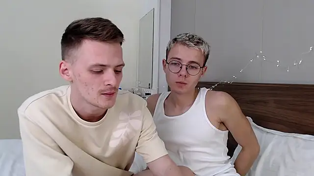 Snapshot of NikiKerryCum chatting on 02-10-26, 01:32 NikiKerryCum online show from 02-10-26, 01:32