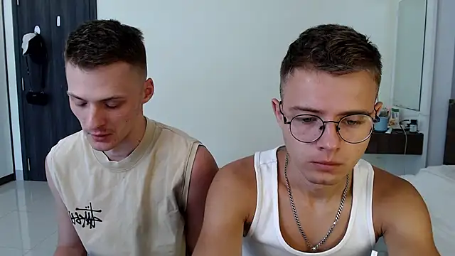 NikiKerryCum online show from 04-25-26, 05:32