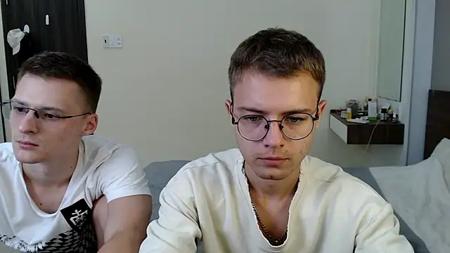 NikiKerryCum online show from 05-08-26, 11:58