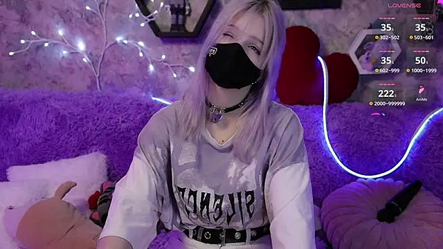 Yunakiss online show from 03-18-26, 09:15