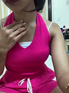 Snapshot of HEENA-STRIP chatting on 02-22-26, 04:41 HEENA-STRIP online show from 02-22-26, 04:41