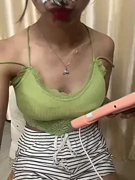 Snapshot of HEENA-STRIP chatting on 03-19-26, 05:07 HEENA-STRIP online show from 03-19-26, 05:07