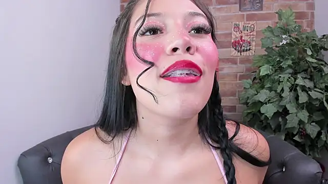Snapshot of foxy_vera chatting on 07-10-26, 11:10 foxy vera online show from 07-10-26, 11:10