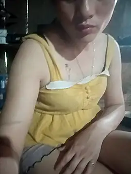 Snapshot of Momo-biki chatting on 07-21-26, 11:33 Momo-biki online show from 07-21-26, 11:33