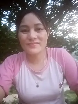 Snapshot of Momo-biki chatting on 05-25-26, 11:53 Momo-biki online show from 05-25-26, 11:53