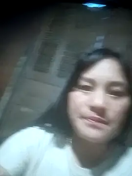 Snapshot of Momo-biki chatting on 05-10-26, 10:33 Momo-biki online show from 05-10-26, 10:33