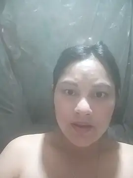 Snapshot of Momo-biki chatting on 05-16-26, 12:09 Momo-biki online show from 05-16-26, 12:09