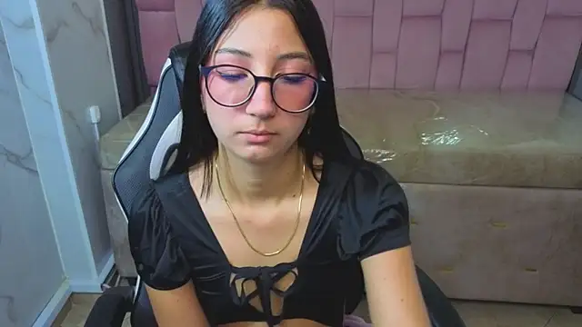 Sophie jones b online show from 03-18-26, 01:46