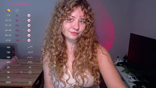 Snapshot of Milounee chatting on 06-14-26, 07:42 Milounee online show from 06-14-26, 07:42