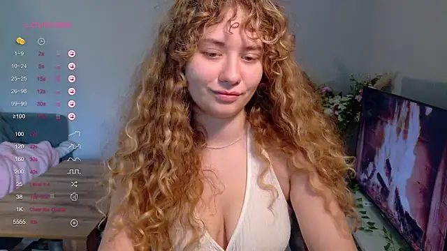 Snapshot of Milounee chatting on 05-21-26, 08:12 Milounee online show from 05-21-26, 08:12