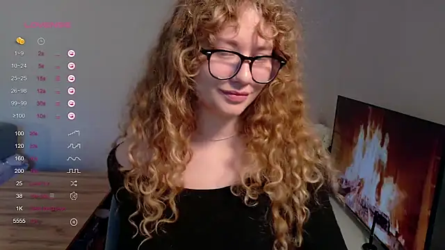 Snapshot of Milounee chatting on 05-17-26, 08:36 Milounee online show from 05-17-26, 08:36