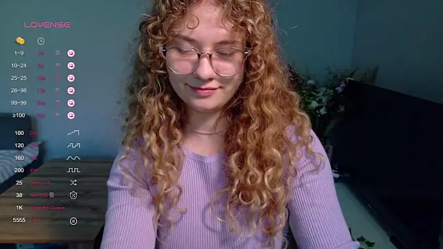 Snapshot of Milounee chatting on 05-28-26, 12:33 Milounee online show from 05-28-26, 12:33