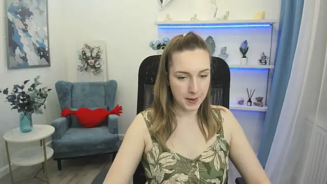 Snapshot of CaseyTerini chatting on 05-04-26, 03:43 CaseyTerini online show from 05-04-26, 03:43