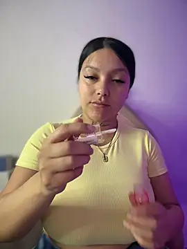 Miia  Taylor online show from 02-10-26, 02:32