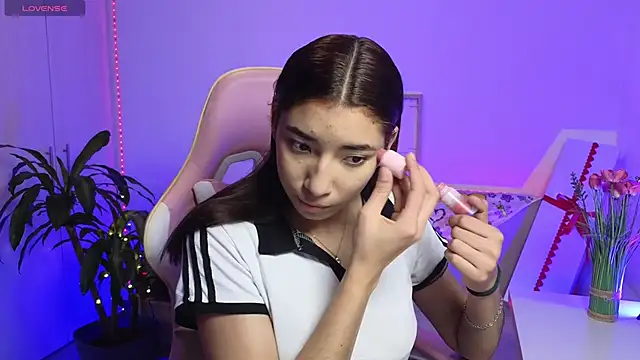 Snapshot of Sofiagomez777 chatting on 02-28-26, 01:05 Sofiagomez777 online show from 02-28-26, 01:05